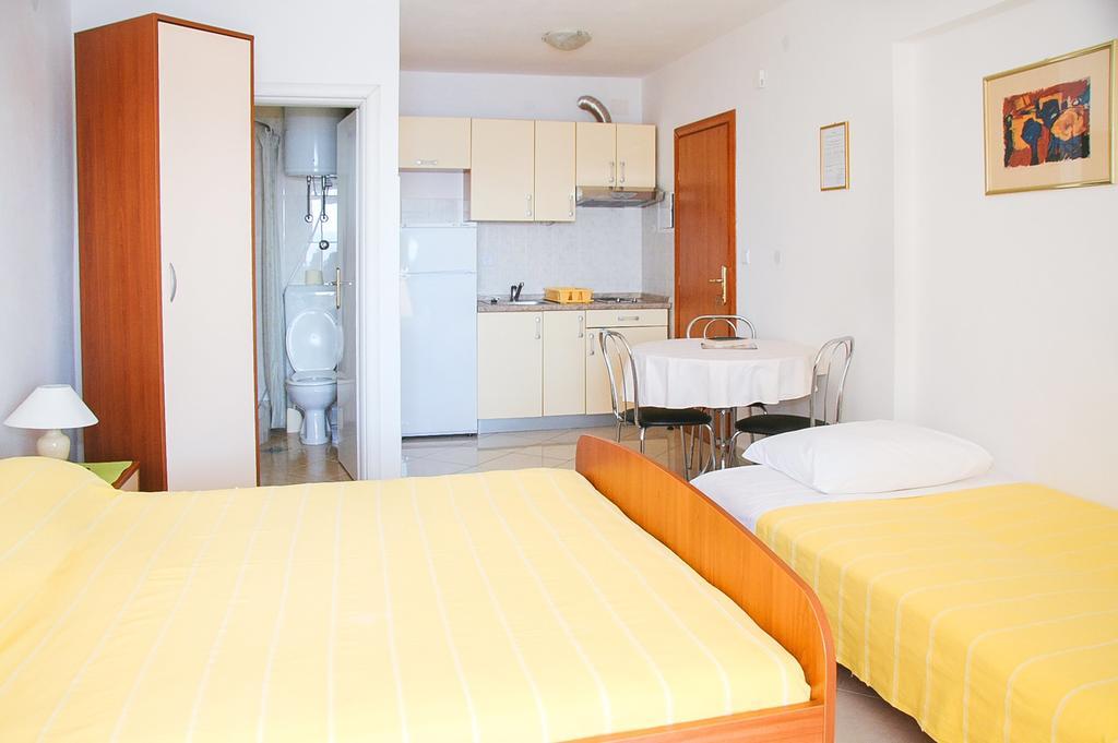 Apartments Dada Omiš Oda fotoğraf