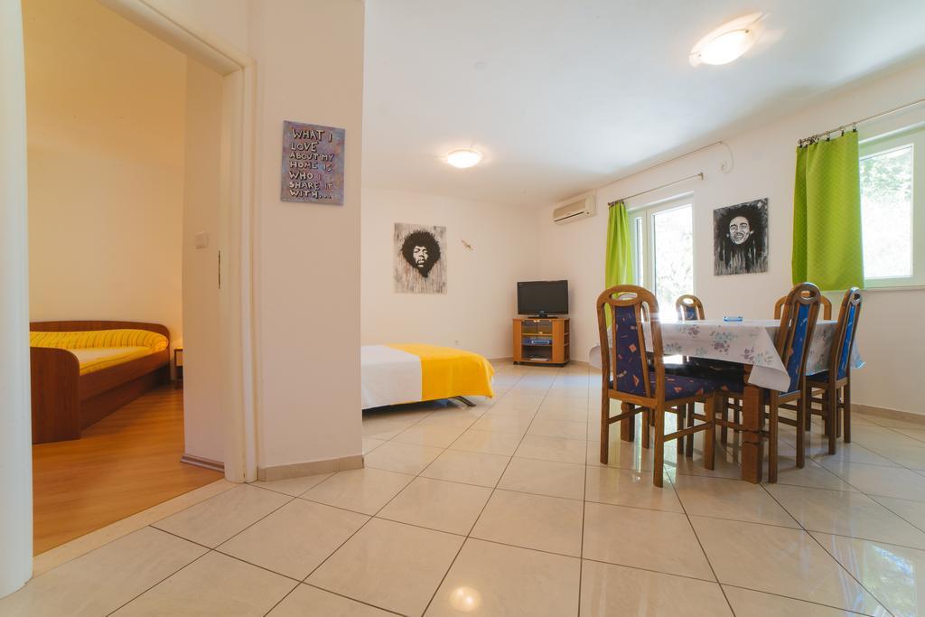 Apartments Dada Omiš Oda fotoğraf